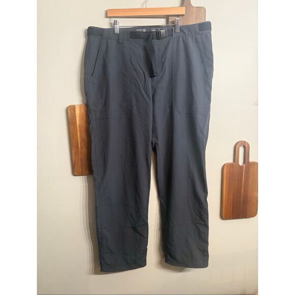Mountain Hardwear Charcoal Grey Belted Flat Front Outdoor Hiking Pants Size 38 - Picture 1 of 5